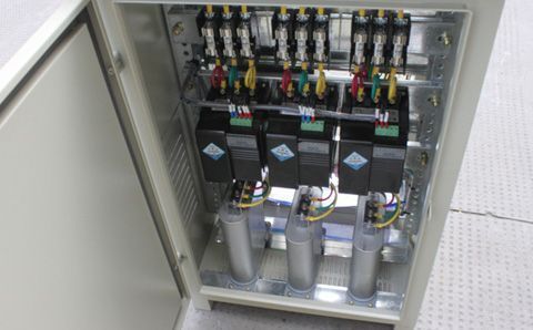 為什么大多數(shù)電力電容器的額定電壓會(huì)選擇450V或480V？